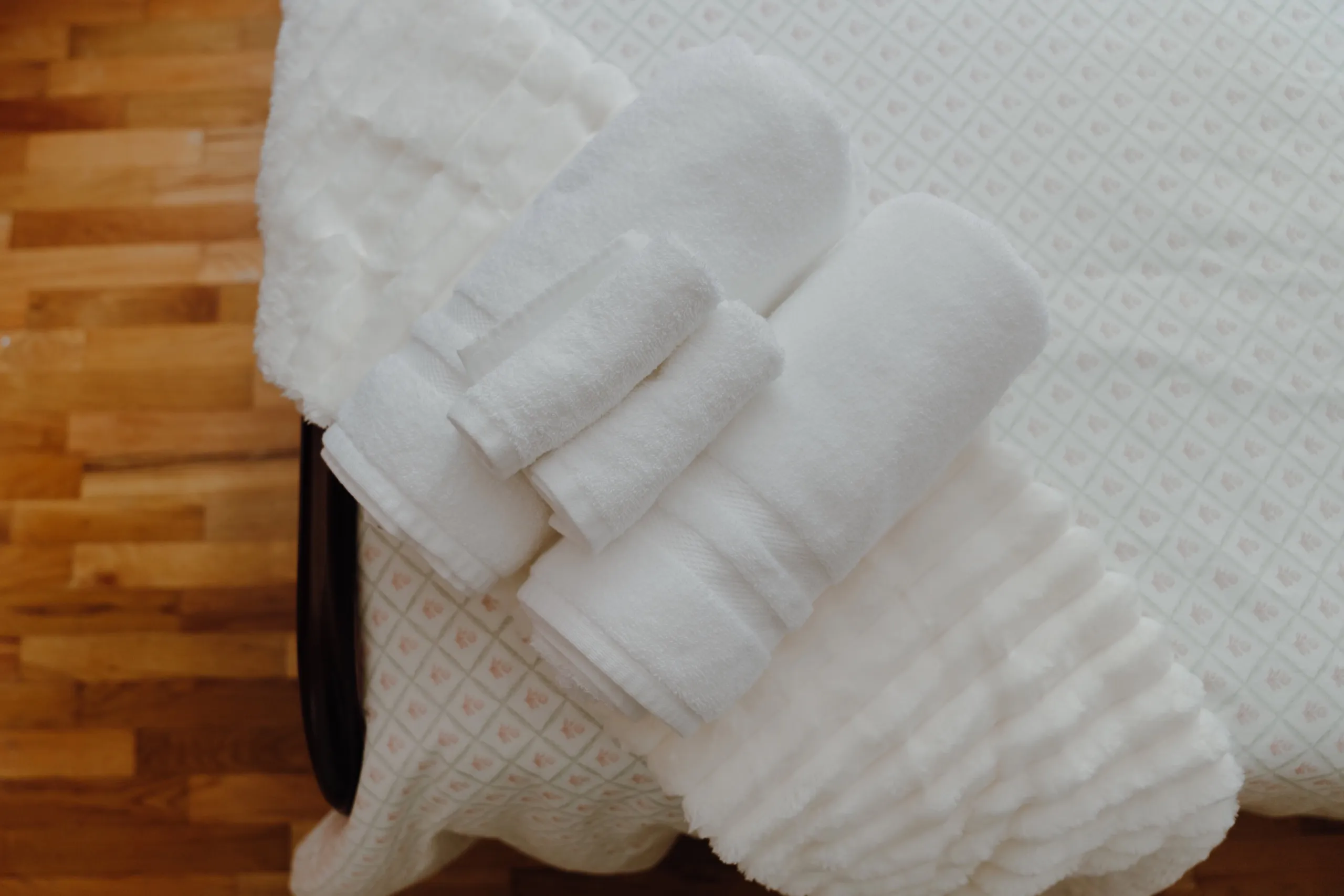 Pink bedroom photo 3