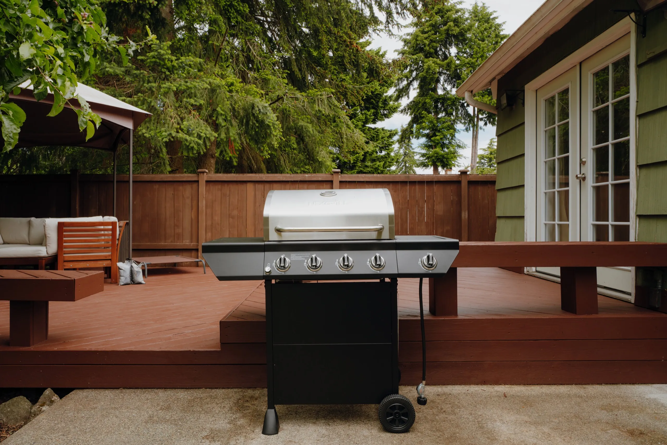 Deck & greenbelt photo 5